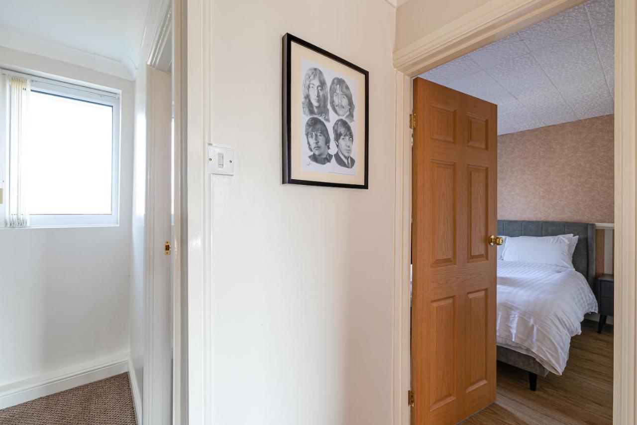 George Harrison'S Former 3Bed Home In Liverpool Speke Exterior foto